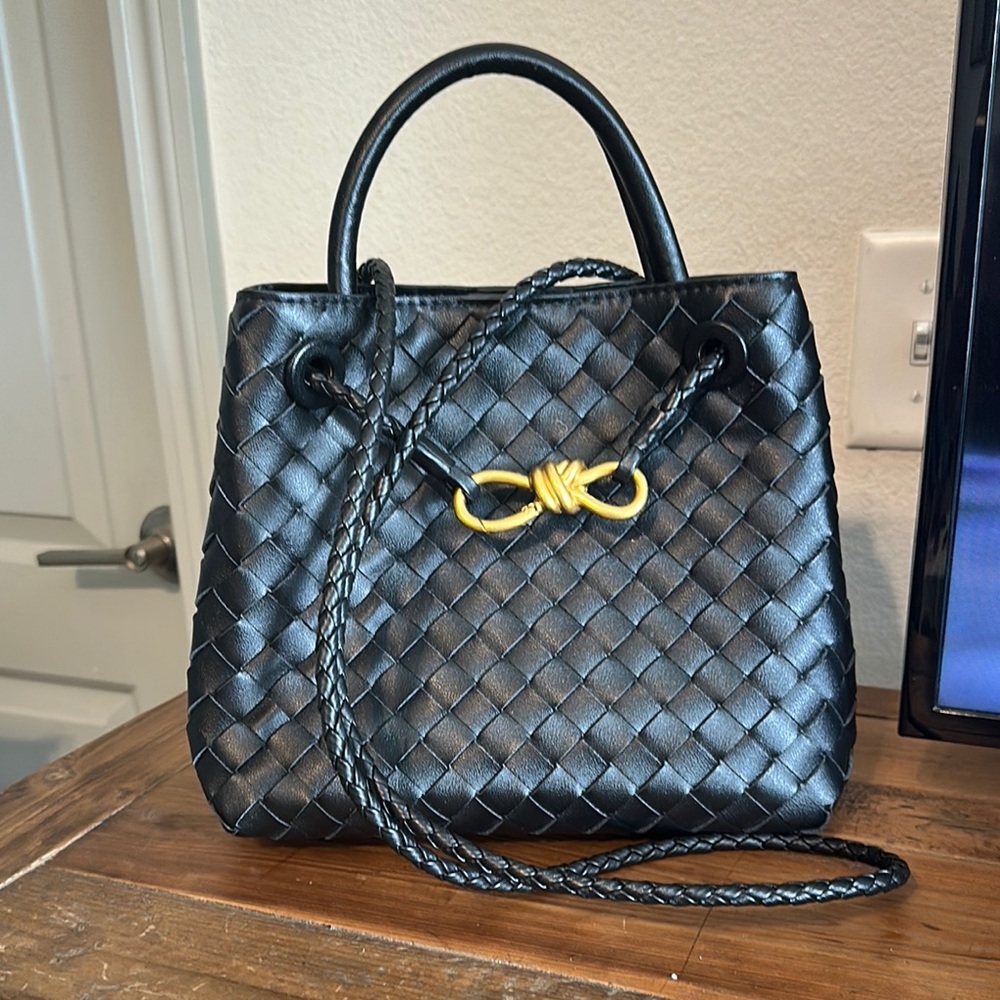 HANDBAG